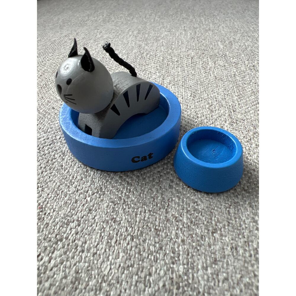 Hape Family Pets Wooden CAT with accessories Dollhouse